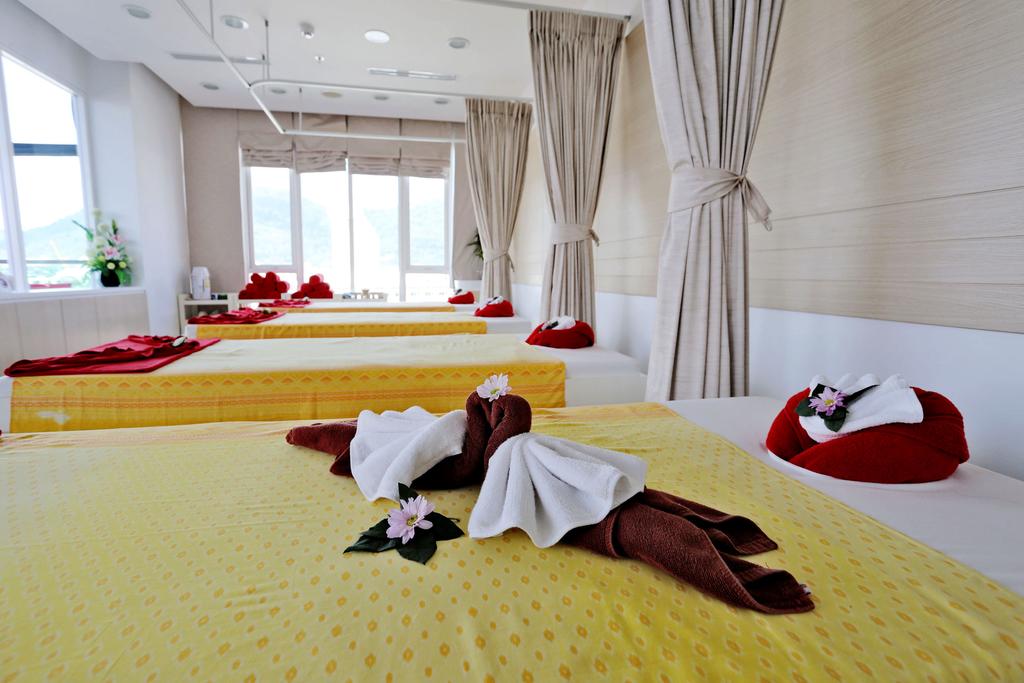 SLEEP WITH ME HOTEL design hotel @ patong