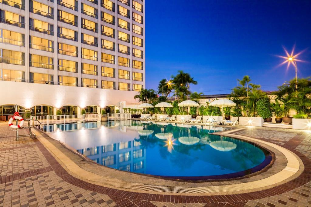 Bangkok-Palace-Hotel1